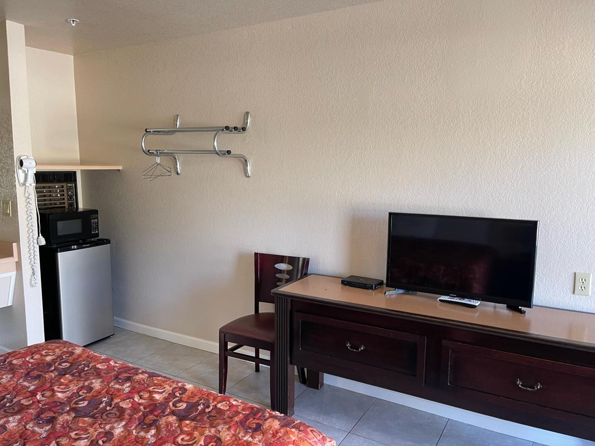 Soledad Motel 8 Экстерьер фото